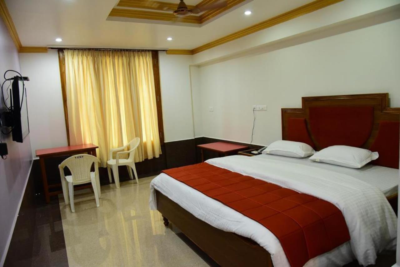 Hotel Chembiyan Pudukkottai Экстерьер фото