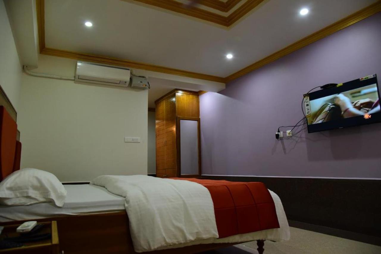 Hotel Chembiyan Pudukkottai Экстерьер фото